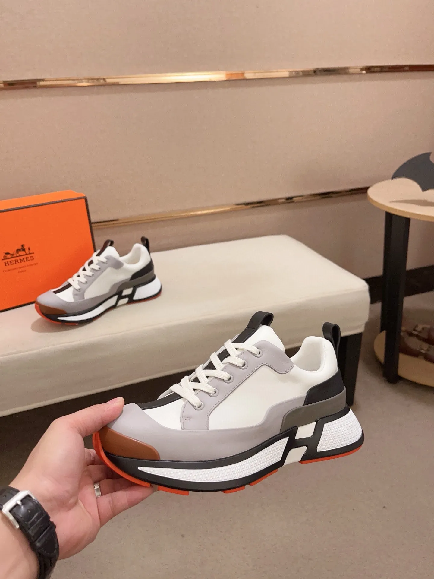 Men's clothing and shoes💰: 660💰《HERMES》【Classic Original Version】Hermès; Top 🔝 Purchasing Agency 🔍🔍Men’s latest 🇺🇸 counters are on sale simultaneously, original imported from Italy ▲▲Silk cowhide with breathable fabric ▲▲ (high-end and expensive Qi·Grade) Exquisite workmanship (Italian 🇮🇹Imported water-dyed 🐂cowhide lining) Sole: Original sole provided by the original factory, ⚠️Exclusive double-layer activity·TPR·Rubber·Combined molded outsole; Super·comfortable·wear-resistant·non-slip·environmental protection The real thing is more beautiful if you take the real thing (high quality, follow the order), you can enter and exit the counter at will * Number of yards: 38·39·40·41·42·43·44# (can be customized 45.)